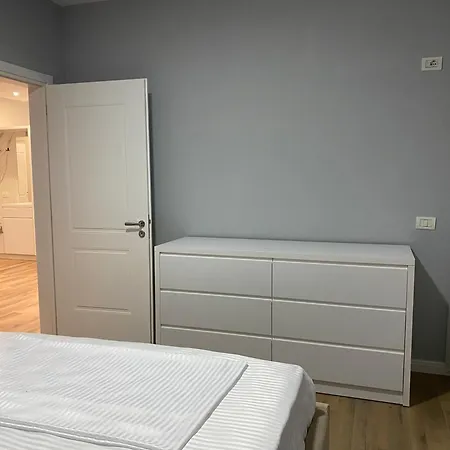 Holiday Apartments דירה