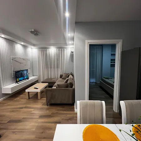דירה Holiday Apartments *