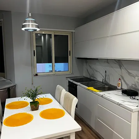 דירה Holiday Apartments *