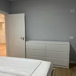 Holiday Apartments Апартаменты