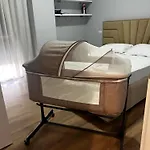 Holiday Apartments Апартаменты
