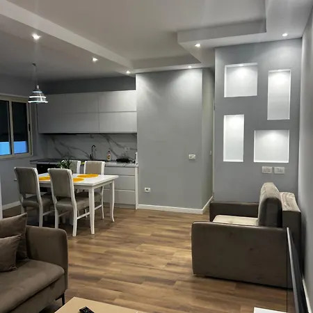 דירה Holiday Apartments