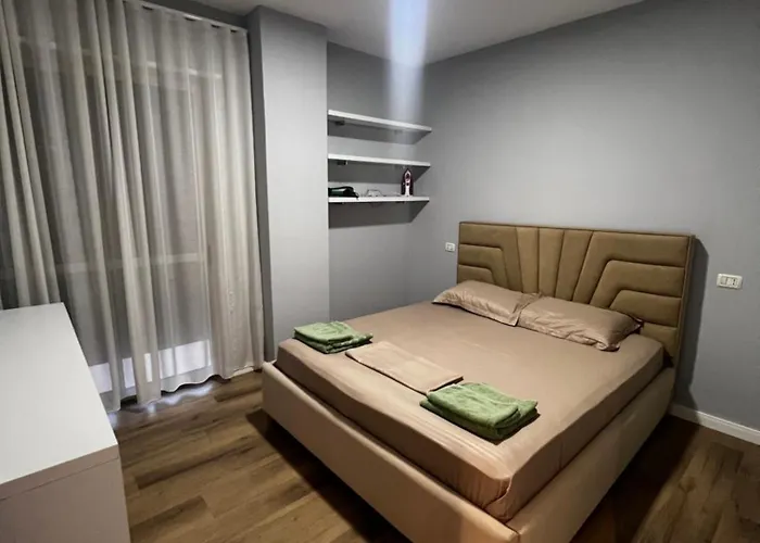 Holiday Apartments アパート ドゥラス